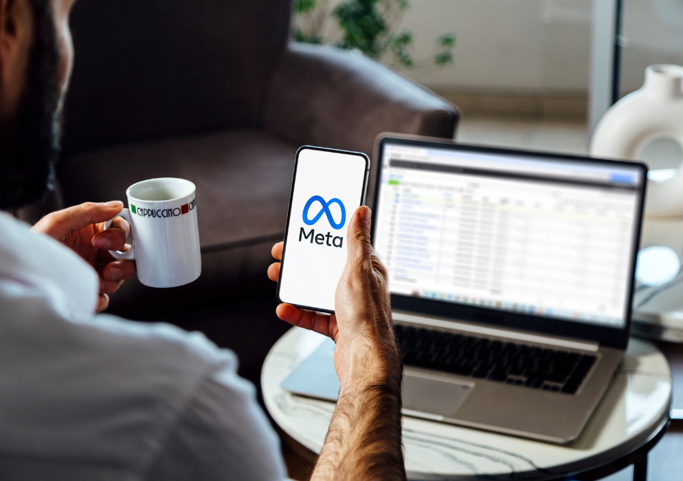 téléphone logo meta ads